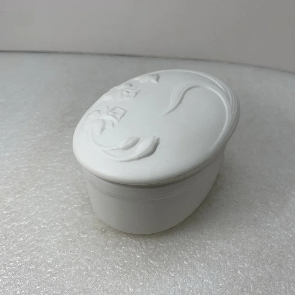 Vintage Gorham Fine‎ China Oval Leaf Floral Trinket Box White Porcelain Relieved